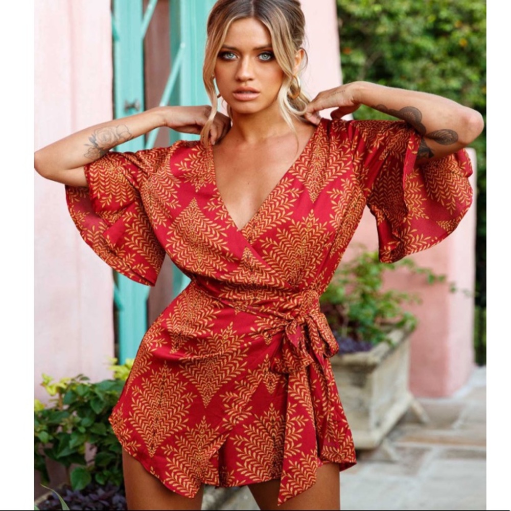 BRAND NEW Nadine v-neckline wrap romper leaf print size xs
